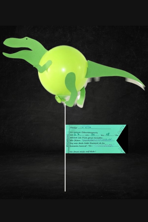 Dinoparty Einladungen mit Luftballon als Dino auf einem, Stab