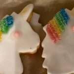 Einhorn Kekse mit Regenbogenmähne für den Einhorn Geburtstag