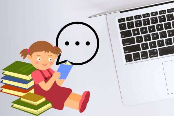 Mädchen liest und hat eine Sprechblase vor sich und eine Computertastatur daneben