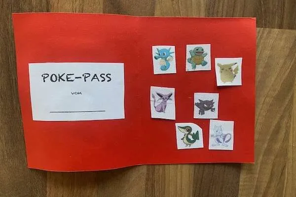 offener Pokepass mit der Möglichkeit den Namen einzutragen und mehrere Pokemonbilder auf der rechten Seite