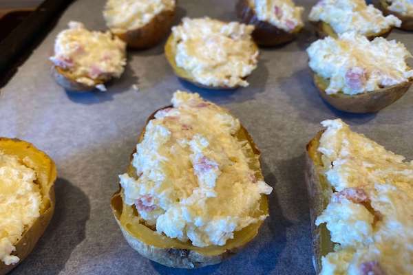 Ofenkartoffeln mit Füllung noch nicht gebacken