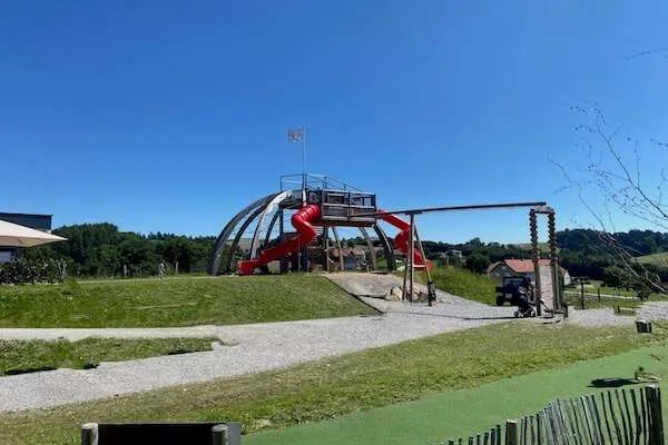 Rutschenturm Ikuna