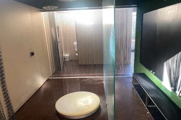 Duschkabinen am Campingplatz Natterersee