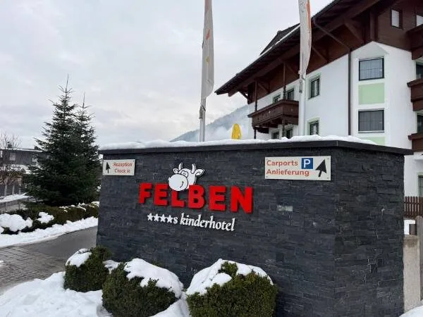 Kinderhotel FELBEN im Schnee.