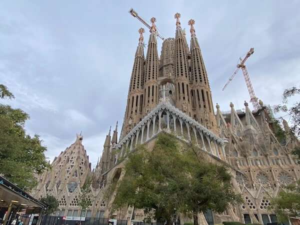 Sagrada Família - immer noch im Bau - ein Muss bei einem Kurzurlaub in Barcelona mit Kindern