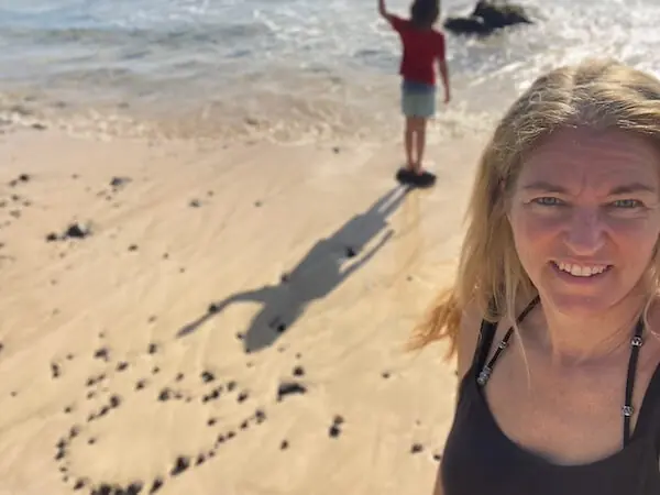 am Strand in Fuerteventura mit Kind