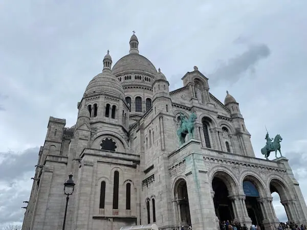 Sacre Coeur am dritten Tag unseres Kurztrips nach Paris von unten