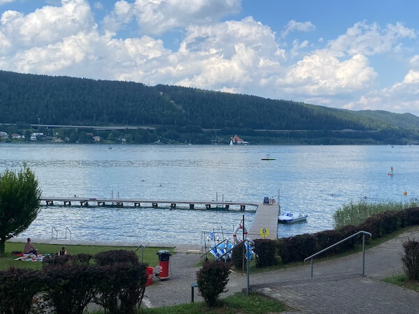 Steg am Wörthersee in dem Jugendgästehaus Cap Wörth