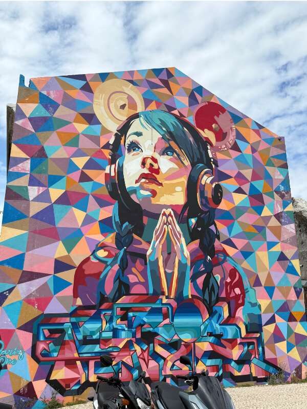 Graffiti in LX Factory