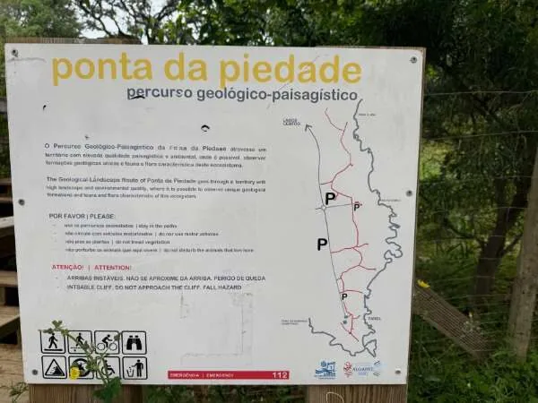 Schild mit der Überschrift Ponte da Piedade mit einem Plan und Text