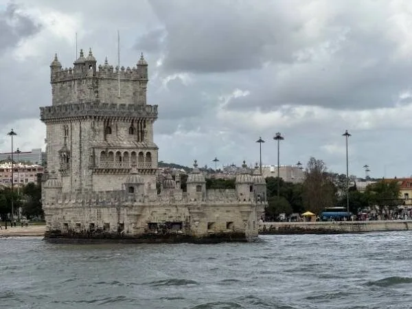 Torre de Belém vom Wasser aus
