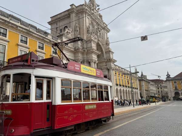 Hills Tram von Yellow Bus