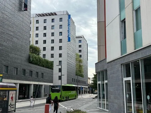 A&O Hostel in Venedig Mestre - unsere Unterkunft in Venedig mit Kind von außen zu sehen