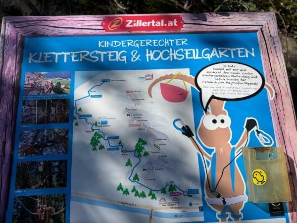 Bunter Klettersteig- und Hochseilgarten-Infopark für Kinder in Zillertal, mit kindgerechten Kletterangeboten, Spaß für die ganze Familie, kindgerechte Abenteuer im Hochseilpark.