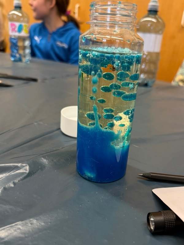 DIY Lavalampe in blau zum selber basteln