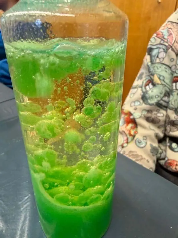 Grüne Lava Lampe mit Blasen