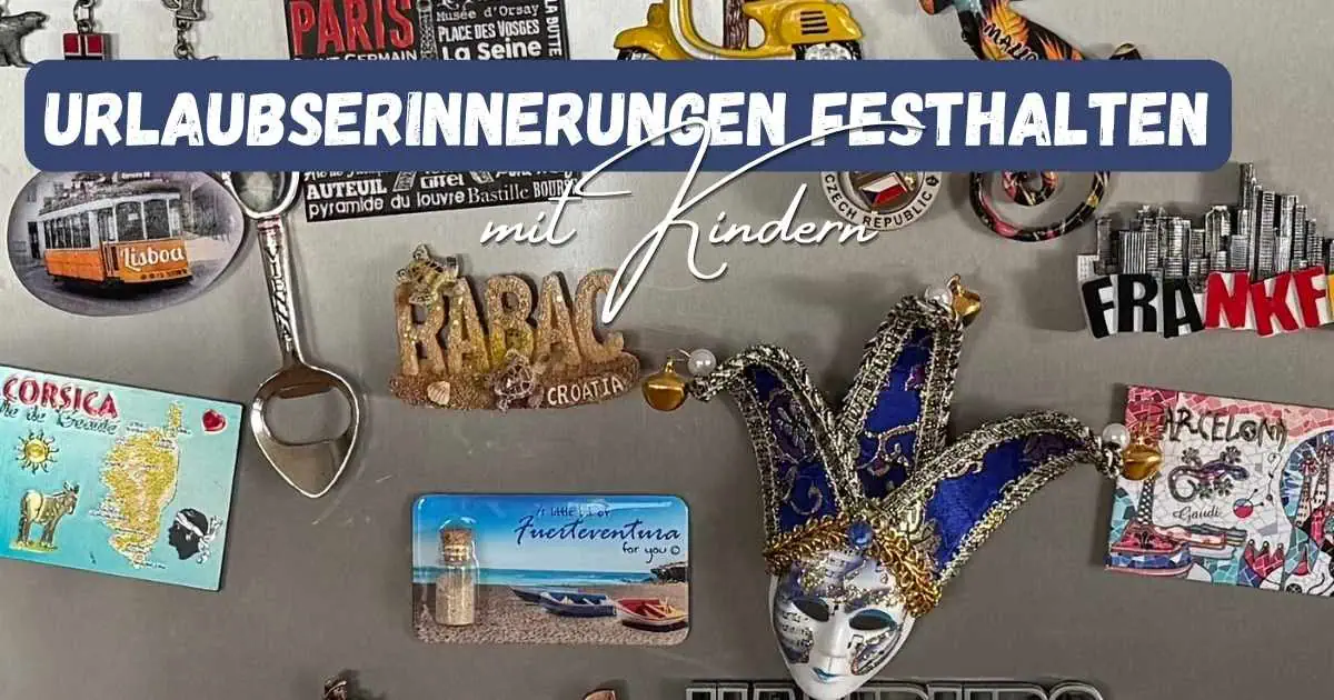 Schöne Urlaubserinnerungen und Souvenirs von Reisen, inklusive Schlüsselanhänger, Magneten und Postkarten, perfekt für Familien und Kinder, ideal für Reiseerinnerungen sammeln.