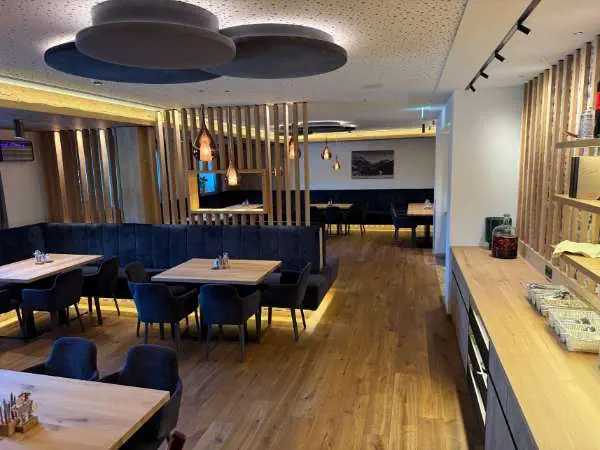 Neu gestalteter Restaurantbereich im Kinderhotel Felben